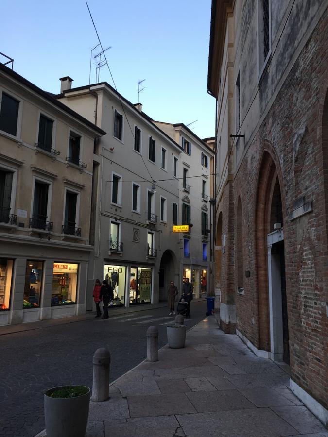 Portico Oscuro Deluxe Apartment - Centro Citta Treviso Eksteriør billede