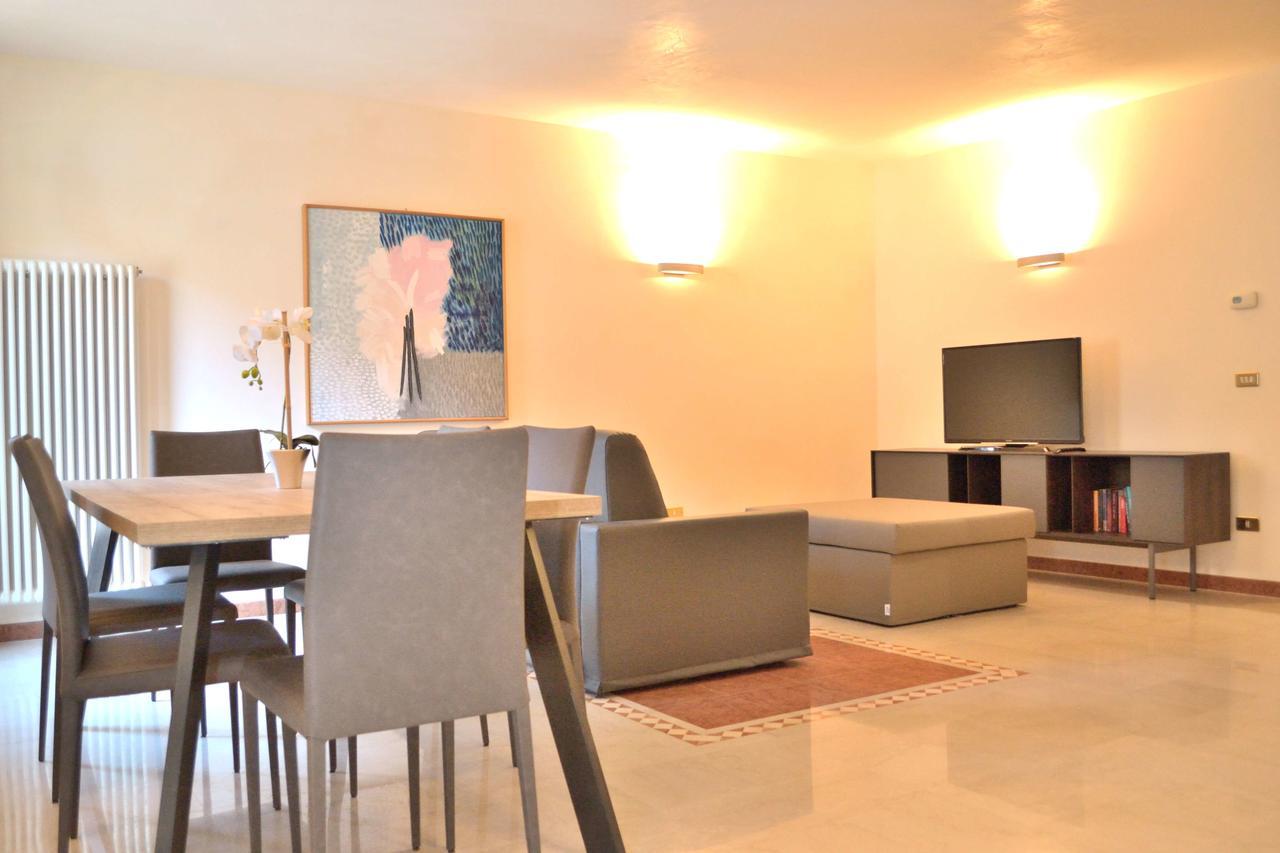 Portico Oscuro Deluxe Apartment - Centro Citta Treviso Eksteriør billede