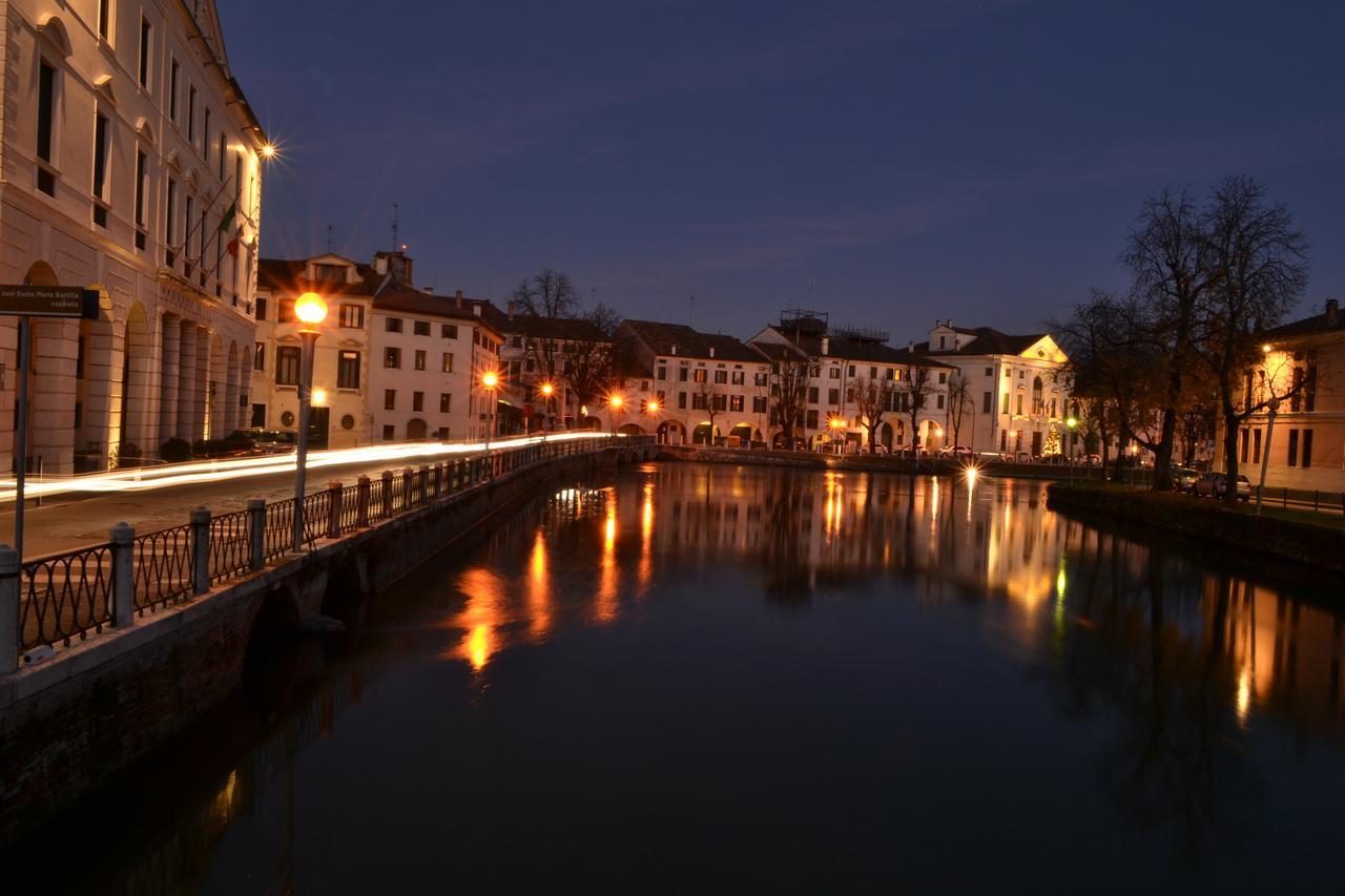 Portico Oscuro Deluxe Apartment - Centro Citta Treviso Eksteriør billede