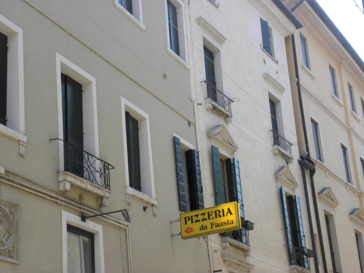 Portico Oscuro Deluxe Apartment - Centro Citta Treviso Eksteriør billede