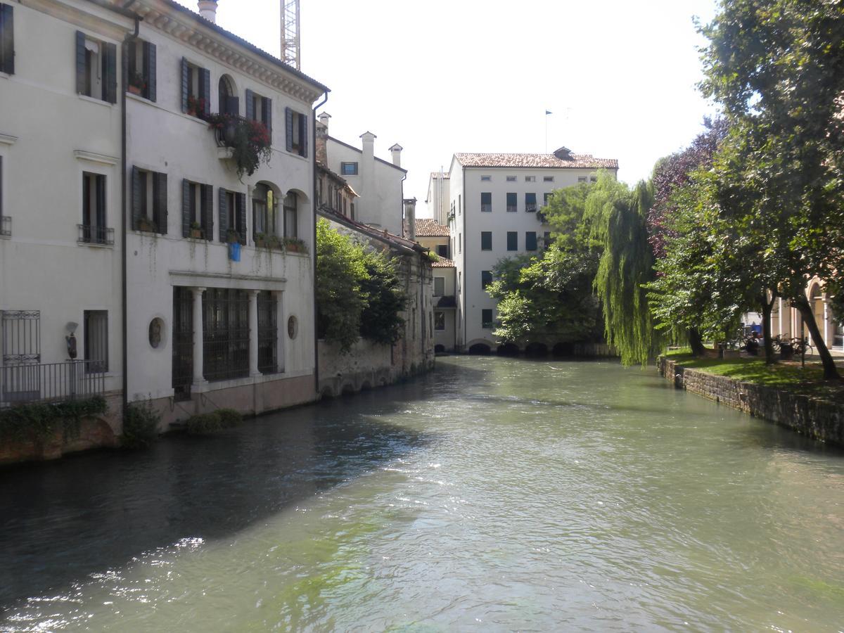 Portico Oscuro Deluxe Apartment - Centro Citta Treviso Eksteriør billede