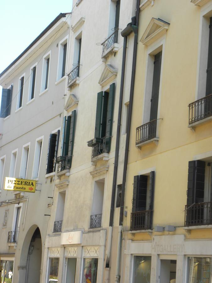 Portico Oscuro Deluxe Apartment - Centro Citta Treviso Eksteriør billede