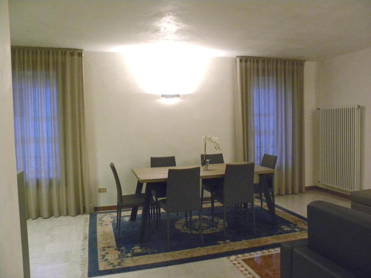 Portico Oscuro Deluxe Apartment - Centro Citta Treviso Eksteriør billede